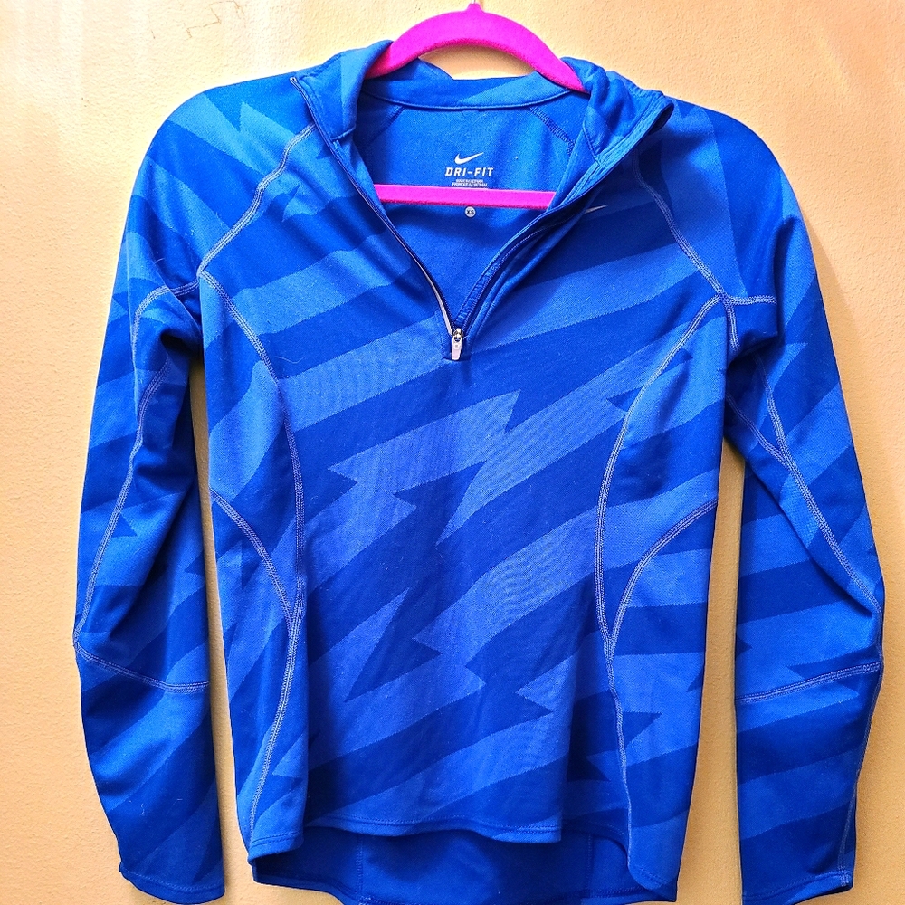 Dry fit pullover